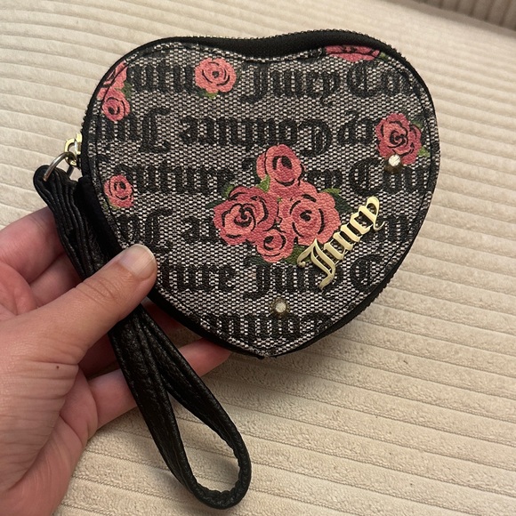 🌸GUC Juicy Couture Heart & Floral Wristlet🌸 - Picture 1 of 5